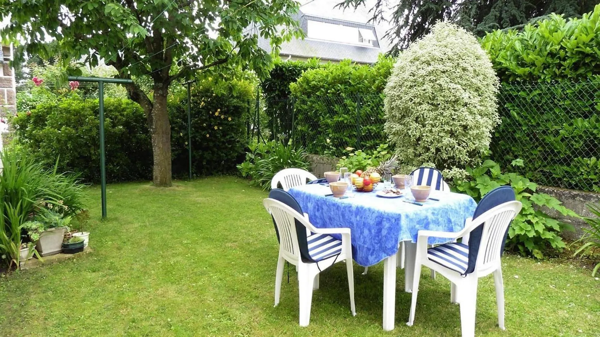 Holiday Home In Parame Near Saint-Malo Beaches